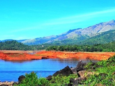 places to visit 300 kms from bangalore